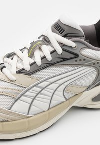 Puma VELOPHASIS ALWAYS ON - Sportcipő - vapor gray/cast iron