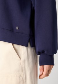 Mos Mosh POLO - Mikina - maritime blue