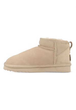 Winter boots - beige