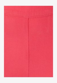 Non sélectionné, framboise foncé