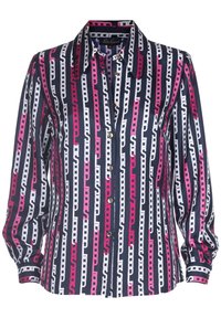 Bluse mit Knopfleiste aus glattem Stoff, mit einem marineblauen Hintergrund und vertikalen rosa und weißen Kettenmustern sowie goldenen Knöpfen.