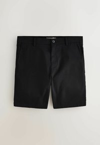 Shorts noirs mi-genoux avec boutonnière, passants de ceinture et poches latérales, présentés à plat sur un fond clair.