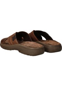 Bruine leren slidersandalen met een open teenontwerp, voorzien van contrasterende stiksels en een getextureerde rubberen zool voor grip en comfort.