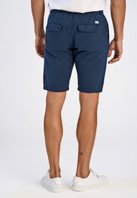 Lindbergh Shorts - navy