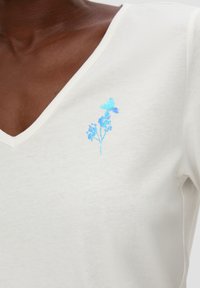 s.Oliver MIT STICK-DETAIL - T-Shirt print - ecru