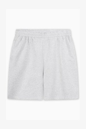 Hallid puuvillased lühikesed püksid elastse vöökohtaga, küljetaskud ja brodeeritud logo aktsent vasakul reies. Sile tekstuur, kuni põlveni.