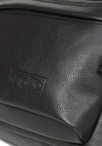 Eastpak PADDED PAK'R - Ryggsäck - grained black
