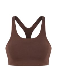 Καφέ seamless αθλητικό σουτιέν με σχέδιο racerback και πλατιές ελαστικές τιράντες για στήριξη, εμφανίζεται σε λευκό φόντο.