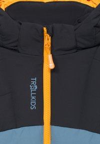 TROLLKIDS KIDS GRYLLEFJORD JACKET UNISEX - Giacca invernale - black/steel blue/mango