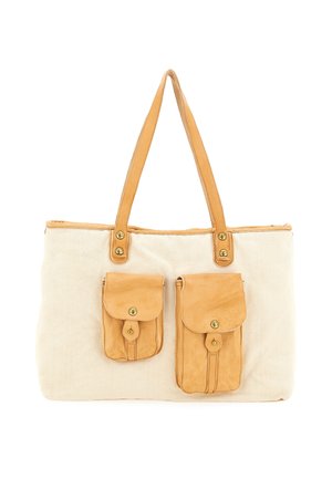 Borsa a spalla in tela color crema con dettagli in pelle beige chiaro. Presenta due tasche frontali con chiusura a bottone e spallacci rinforzati.