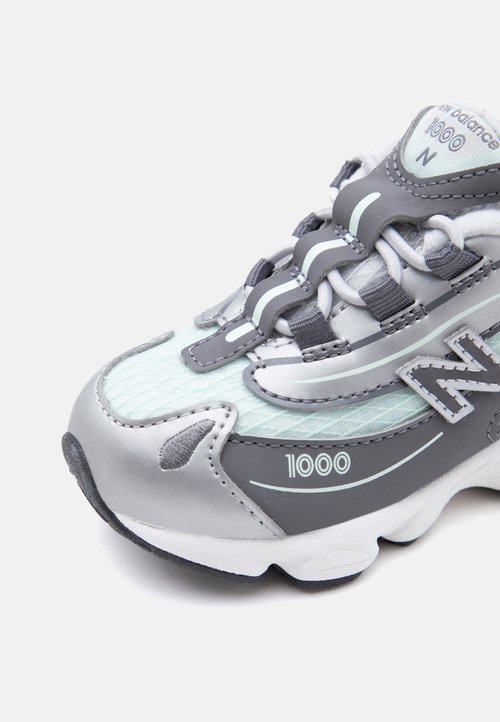 New Balance M1000 UNISEX - Baby shoes - cosmic jade/metallic silver-coloured — foto 6