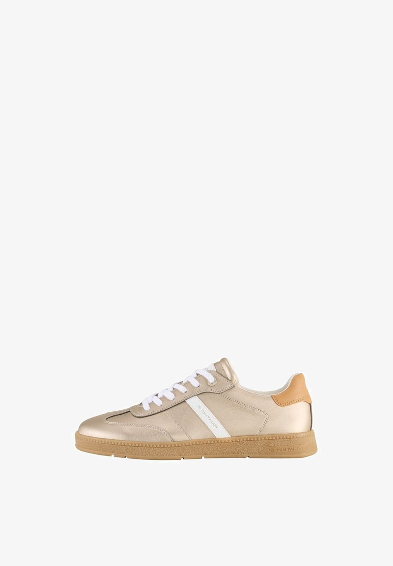Lace-up sneakers in metallic gold faux leather, featuring white accents and a beige rubber sole. Textured upper and padded collar.