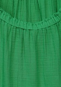 Cecil Camicetta - grün