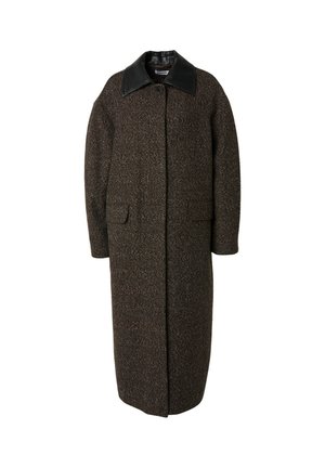 Manteau en laine marron avec un col en cuir, des manches longues, deux poches avant et une silhouette droite et longue. Tissu texturé avec un léger éclat.