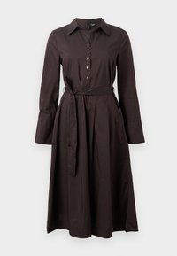 Braunes, langärmeliges Kleid mit Knopfleiste, Kragen und tailliertem Design. Verfügt über einen fließenden Rock und seitliche Taschen. Glatte Stofftextur.