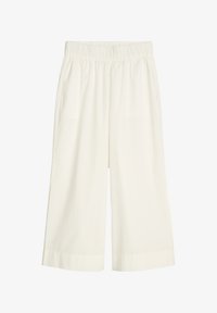 Unselected, silky white