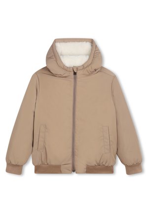 Veste matelassée beige avec capuche, fermeture éclair à l'avant, deux poches latérales, poignets côtelés et doublure en peluche douce autour de la capuche.
