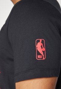 Nike Performance NBA CHICAGO BULLS TEE - Klubbklær - black