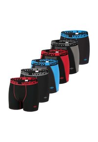 Boxers en noir et en couleurs avec des ceintures élastiques arborant le logo "Umbro". Les variantes incluent des accents rouges, bleus, gris et noirs.
