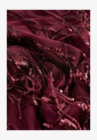 Non selezionato, burgundy red