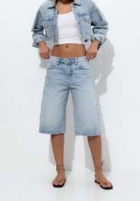 PULL&BEAR Shorts vaqueros - light-blue denim