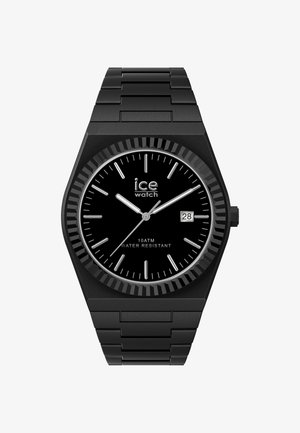Crni Ice Watch sat s metalnom narukvicom, okruglim crnim brojčanikom, srebrnim oznakama sati i kazaljkama, prikazom datuma na 3 sata, vodootporan do 10 ATM.