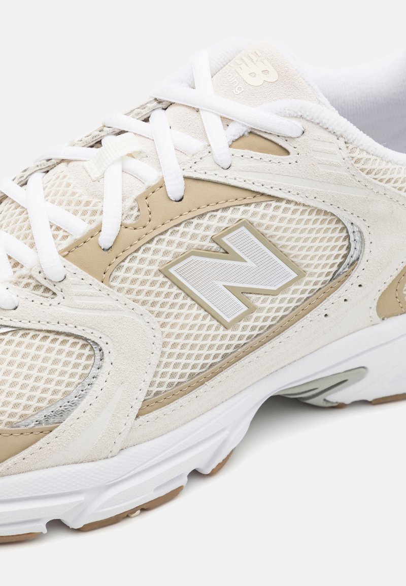 New Balance MR530 UNISEX - Sneaker low - offwhite/sand/offwhite  