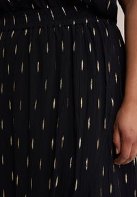 WE Fashion CURVE - Krilo A-kroja - black