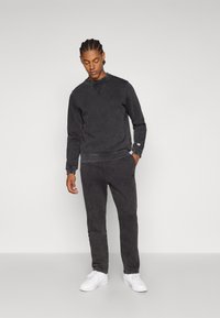 Champion ICONS CREWNECK - Sweatshirt - black