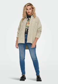 ONLY JANINE-RAI - Summer jacket - braun