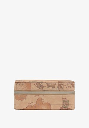 Scatola rettangolare con zip, decorata con un design di mappa del mondo vintage nei toni del marrone, con continenti e un'illustrazione di una nave a vela.