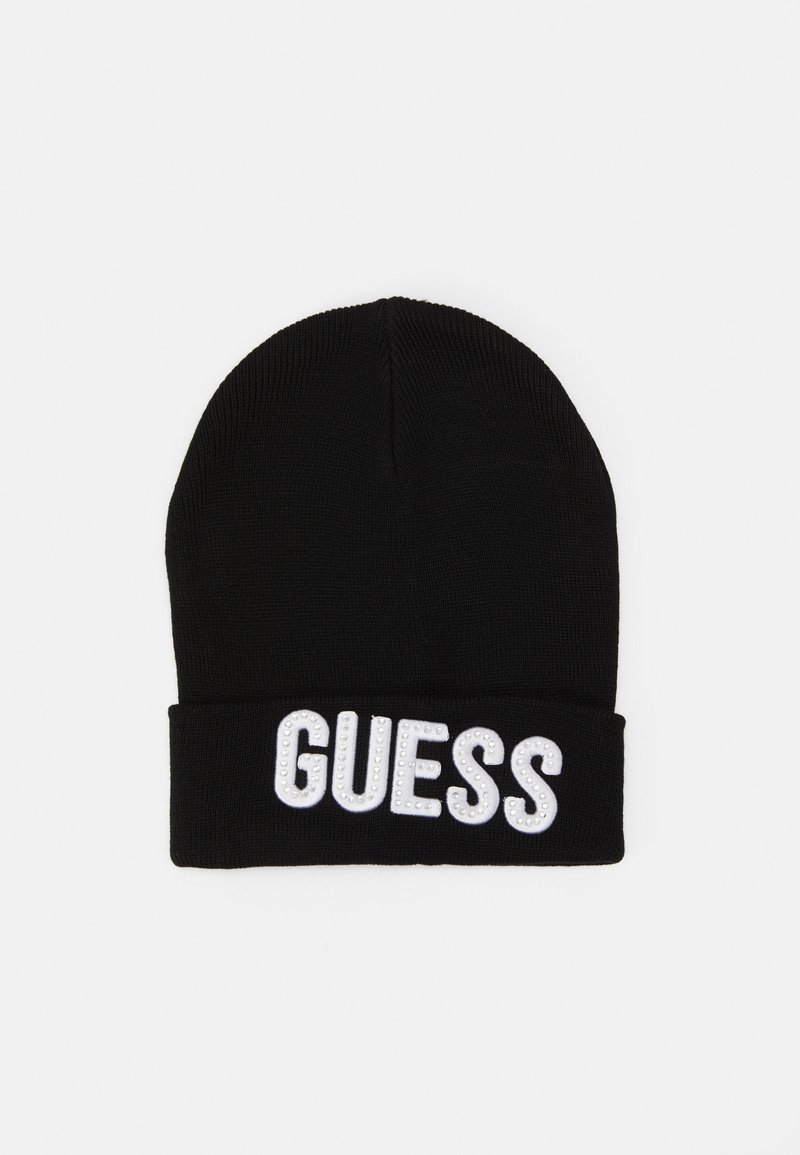 Berretto lavorato a maglia nero con risvolto, caratterizzato dalla scritta "GUESS" in grandi lettere bianche decorate con strass.