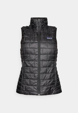 Μαύρο μπουφάν τύπου puffer από ραμμένο νάιλον, με ψηλό γιακά, φερμουάρ στο μπροστινό μέρος και πλαϊνές τσέπες, με το λογότυπο της Patagonia στο πάνω μέρος του στήθους.