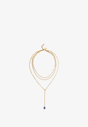 Guldtonet lagdelt halskæde med aflange led, en enkelt kædefald og en blå perle som accent. Elegant design med justerbar lukning.