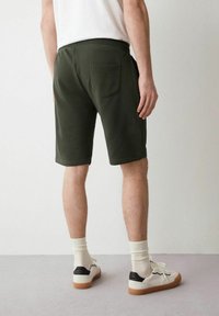 Colmar BERMUDA  - Pantaloni sportivi - verde