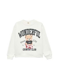 Sudadera blanca con cuello redondo, que presenta un gráfico de un oso vestido con una camiseta negra. El texto dice "MARAVILLOSO", "Ciudad de Sueños" y "CLUB DE CAMPO".