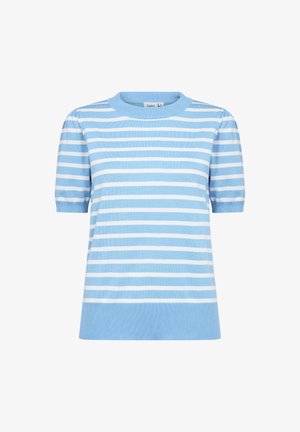 Hellblau gestreifter Pullover mit kurzen Puffärmel, der horizontale weiße Streifen und einen gerippten Rundhalsausschnitt aufweist. Weicher Strickstoff durchgehend.