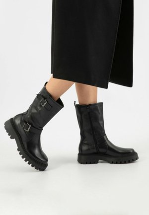 Plateaustiefelette - black