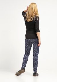 MAMALICIOUS Housut - dark blue