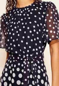 Friends Like These FLUTTER SLEEVE WITH SELF - Kasdienė suknelė - navy blue