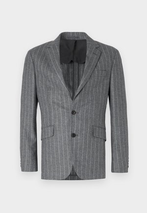 Blazer gris à rayures avec un seul bouton noir, deux poches avant et une doublure intérieure noire, présentant un col à cran et une coupe ajustée.