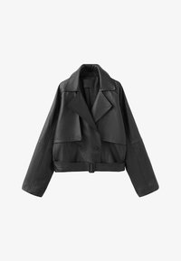 Chaqueta corta de cuero negra con solapas anchas, botones cruzados, mangas largas y cinturón en la cintura.