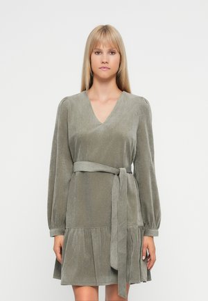 ONLMARIKE LIFE BELT DRESS  - Vapaa-ajan mekko - smokey olive