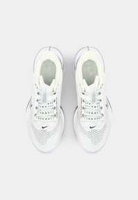 Nike Performance PEGASUS PREMIUM - Tenisice za cestovno trčanje - white/metallic silver
