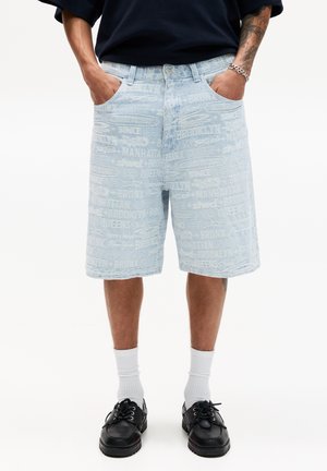 BERMUDA - Shorts di jeans - light blue
