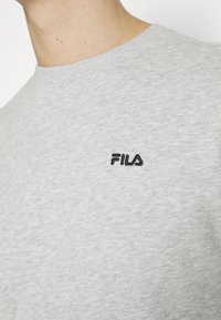 Fila BRUSTEM CREW - Felpa - light grey melange