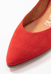 Marco Tozzi Classic heels - red