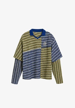 Cămașă cu mâneci lungi, cu dungi orizontale alternate în verde măsliniu și albastru, guler albastru și un mic logo alb brodat pe piept.