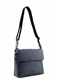 Borsa a tracolla grigia in tessuto con pattina pieghevole, tracolla regolabile e una superficie liscia. Presenta un logo sottile e un design elegante.