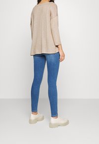 Vero Moda Petite Strickpullover - silver-coloured